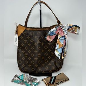 LOUIS VUITTON Odeon PM